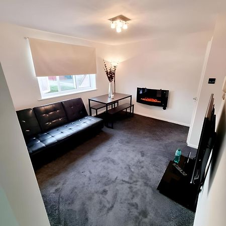 Sleek & Stylish - E15 Apartment With Parking 伦敦 外观 照片