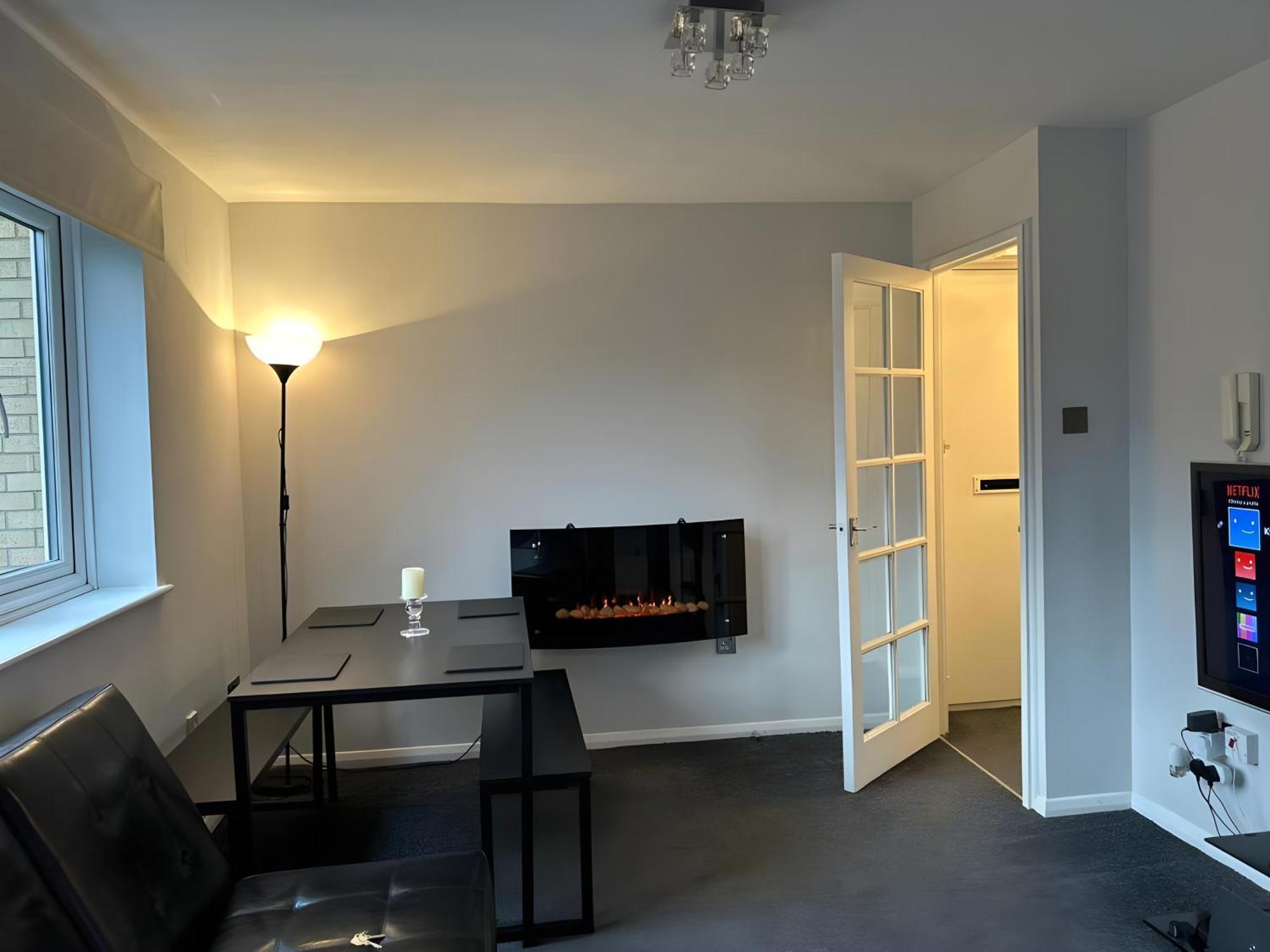 Sleek & Stylish - E15 Apartment With Parking 伦敦 外观 照片