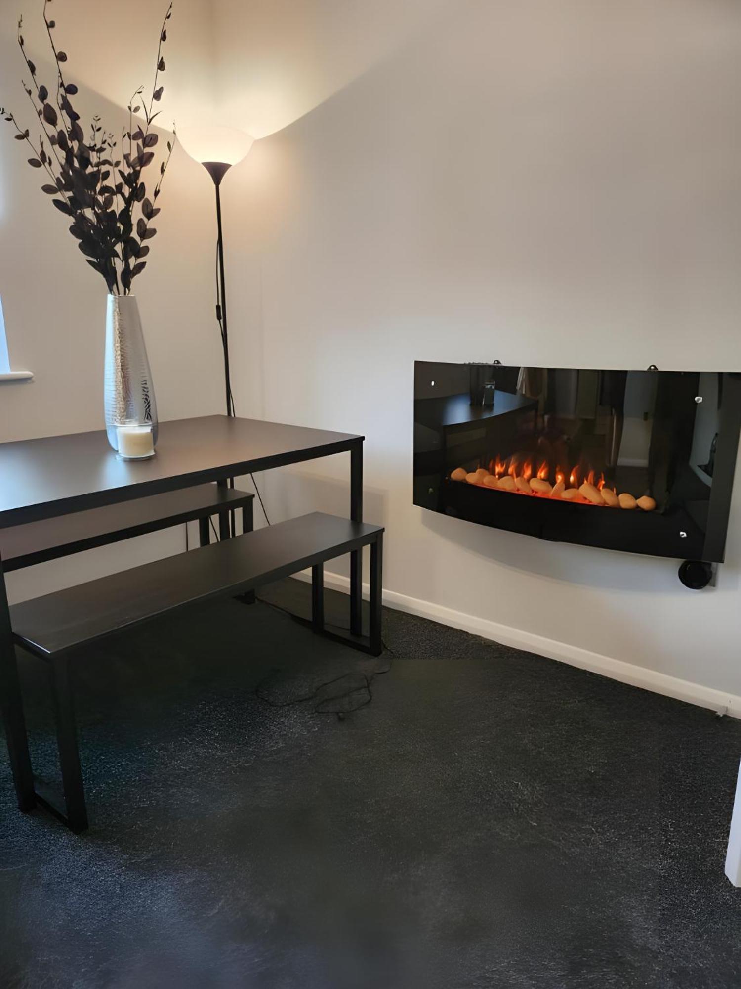 Sleek & Stylish - E15 Apartment With Parking 伦敦 外观 照片
